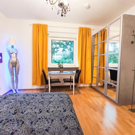 Modernes Zimmer Am Park Mit Garten, Huehner & Enten Мюнхен Екстер'єр фото