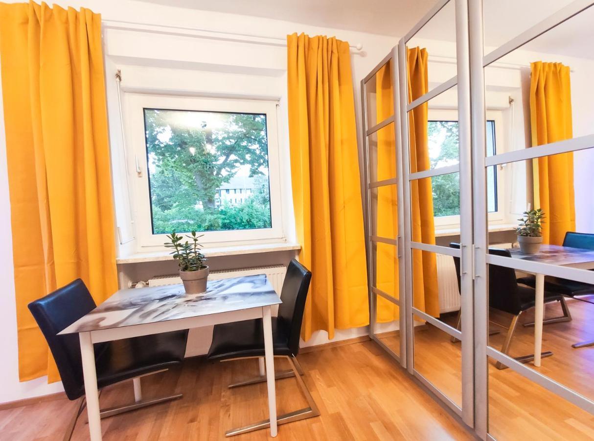 Modernes Zimmer Am Park Mit Garten, Huehner & Enten Мюнхен Екстер'єр фото