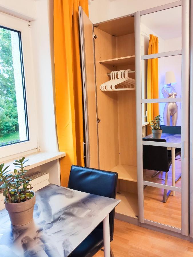 Modernes Zimmer Am Park Mit Garten, Huehner & Enten Мюнхен Екстер'єр фото